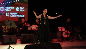 AKŞEHİR'İN GÜZİDE SANATÇISI MELİHAT GÜLSES HEMŞEHRİLERİ İLE BULUŞTU 