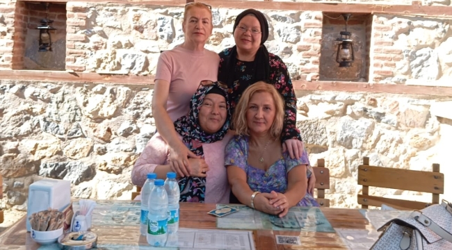 DOSTLAR TAKKASIZLAR KONAĞINDA BULUŞTU 