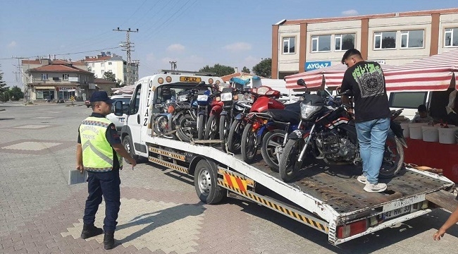 Jandarmadan motosiklet sürücülerine denetim 