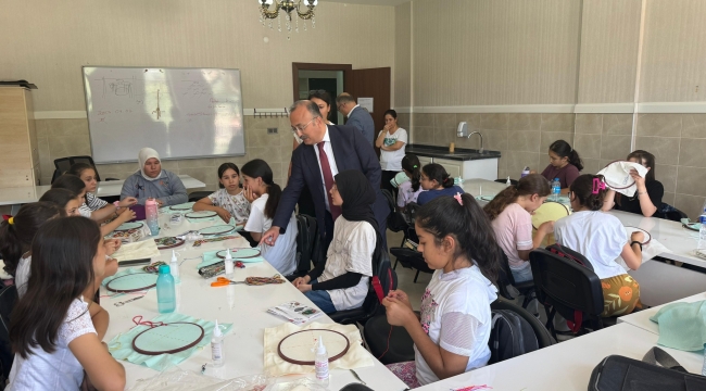 KAYMAKAM ÖZEL'DEN KOMEK VE ASEM'E ZİYARET 
