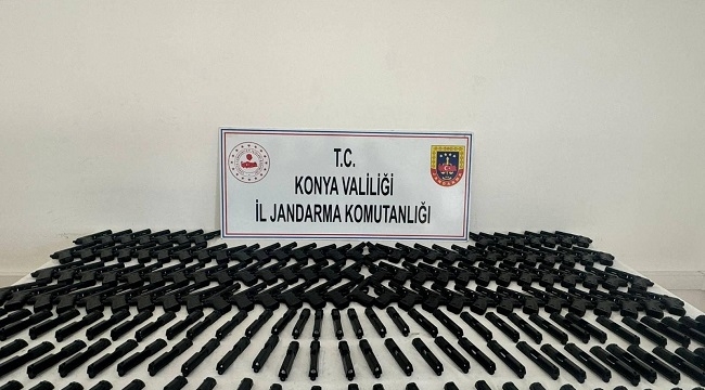 Konya'da koli içinde çok sayıda silah parçası ele geçirildi 