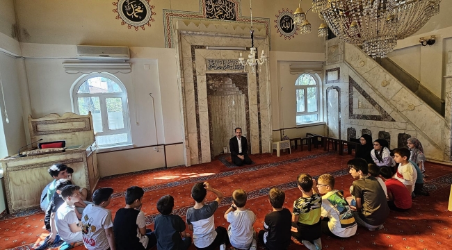 Müftü Müjdeci,Yaz Kur'an Kurslarını ziyaret etti.