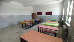 YUNAK'TA OKULLARA BAKIM YAPILIYOR 