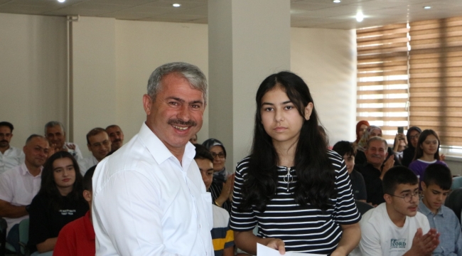 Başkan Günaltay,Yunak'ta LGS Şampiyonlarını Ödüllendirildi 