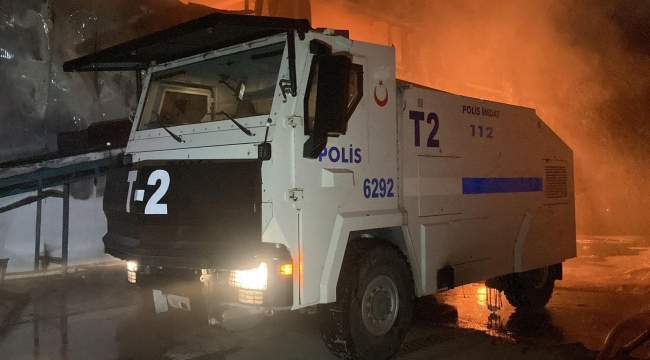 Konya Emniyetinden fabrika yangınına TOMA desteği 