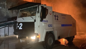 Konya Emniyetinden fabrika yangınına TOMA desteği 