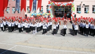 Akşehir'de İlköğretim Haftası Kutlama Programı Yapıldı 