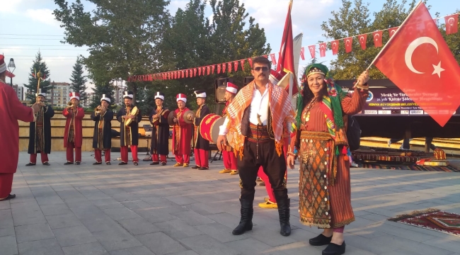 ŞAİR VE YAZAR SEVİL KÖSE, YÖRÜK TÜRKMEN DERNEĞİ ETKİNLİĞİNDE 