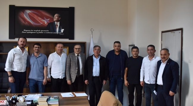 YENİ EĞİTİM ÖĞRETİM YILINDA TİCARET ODASI VE BORSADAN ÖĞRENCİLERE EĞİTİMİ YARDIMI