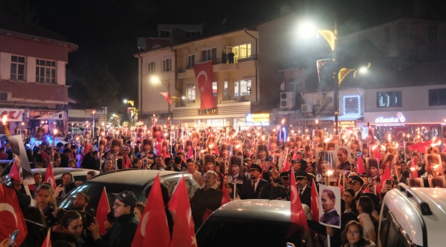 AKŞEHİR SOKAKLARI FENER ALAYI İLE AYDINLANDI