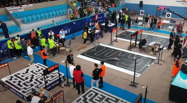 Akşehirli Öğrenciler Uluslararası MEB Robot Yarışmasına Katıldı