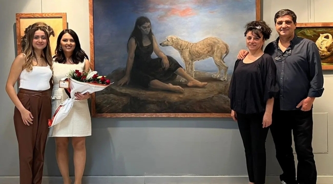 AKŞEHİRLİ RESSAM EBRU KÖREKEN İLK KİŞİSEL SERGİSİNİ FIRÇA SANAT GALERİSİNDE AÇTI. 