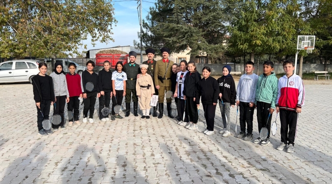 "Çat Kapı Tiyatro" Etkinliğiyle 42 Sınıfta 1000 Çocuğa Ulaşıldı! 