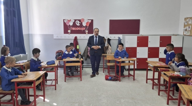 İŞCAN'DAN ÜÇ MAHALLE OKULUNA ZİYARET 