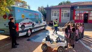 Konya'da jandarma öğrencilere ve sürücülere trafik eğitimi verdi 