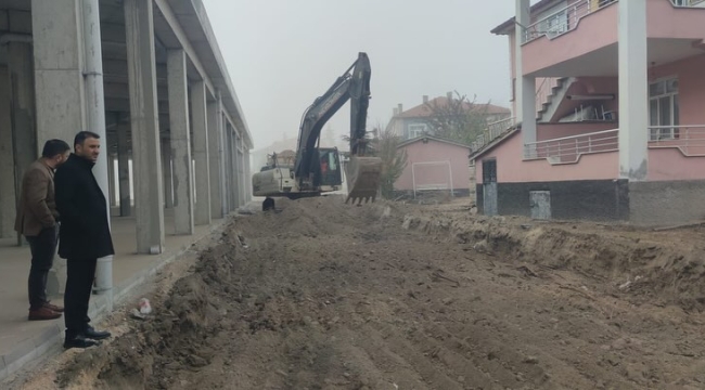 BAŞKAN MEŞE KAPALI PAZAR ALANINDAKİ ÇALIŞMALARI YERİNDE İNCELEDİ 