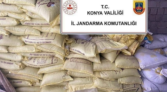 Jandarma Hüyük'te 1 milyon 100 bin TL değerinde 30 ton kaçak gübre ele geçirdi 