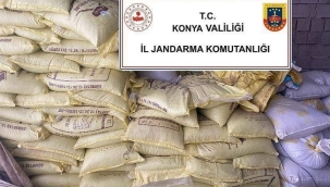 Jandarma Hüyük'te 1 milyon 100 bin TL değerinde 30 ton kaçak gübre ele geçirdi 