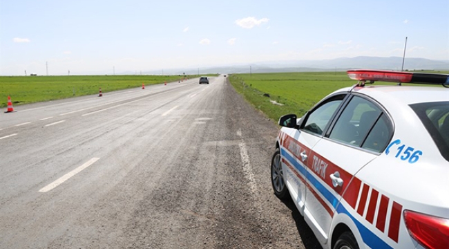 Konya Jandarma'dan denetim ve radar uygulaması