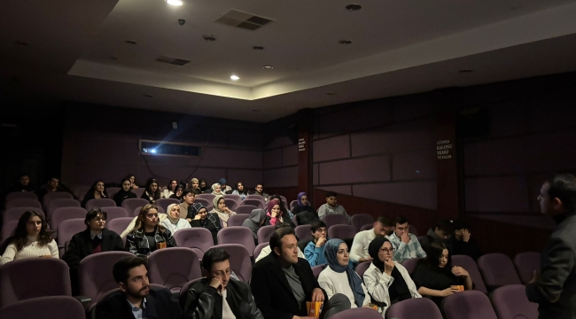 CHP Gençlik Kollarından Gençlere Sinema Etkinliği
