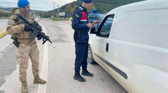 Jandarma'dan Huzur Güven Uygulamasında 3 bin 973 şahıs sorgulandı