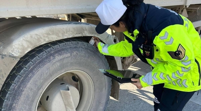 Konya'da jandarmadan kış lastiği denetimi! 