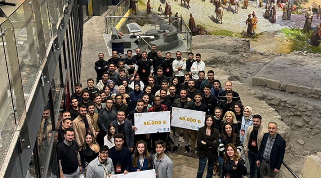 MEDAŞ HACKATHON: GENÇ BEYİNLER ENERJİ SEKTÖRÜ İÇİN YARIŞTI 