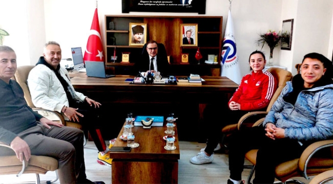 Milli Sporcu Öğretmenlerden Topaloğlu'na Ziyaret