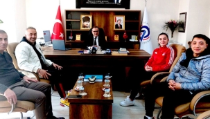 Milli Sporcu Öğretmenlerden Topaloğlu'na Ziyaret 