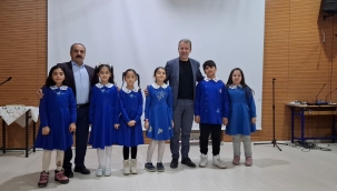 YUNAK'TA İSTİKLÂL MARŞINI EZBERE GÜZEL OKUMA YARIŞMASI 