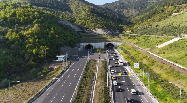 2024 YILINDA OTOYOLLARDAN TOPLAM 1 MİLYAR 80 MİLYON 384 BİN 814 ARAÇ GEÇİŞİ OLDU