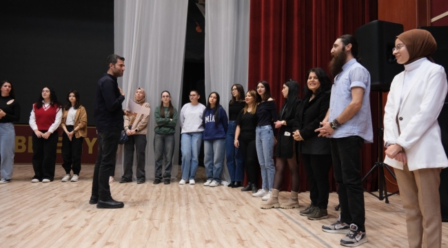 AKŞEHİR BELEDİYESİ TİYATRO KULÜBÜ SAHNEYE İLK ADIMINI ATTI 