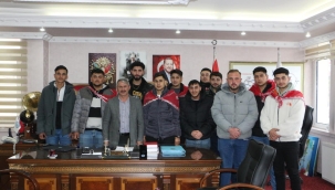 ASKERE GİDECEK GENÇLERDEN BAŞKAN GÜNALTAY'A ZİYARET 