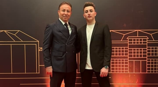 BABA-OĞUL ÇIRAĞAN SARAYINDA 