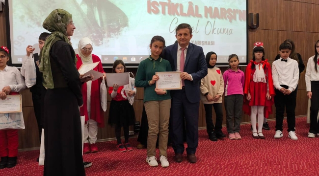  İSTİKLAL MARŞI'NI GÜZEL OKUMA YARIŞMASINDA İL BİRİNCİSİ AKŞEHİR'DEN