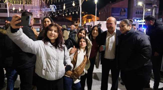 MÜSLÜM GÜRSES ANISINA DÜZENLENEN GECEYE YOĞUN KATILIM 