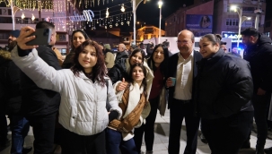 MÜSLÜM GÜRSES ANISINA DÜZENLENEN GECEYE YOĞUN KATILIM 