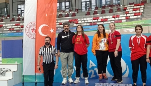 Şehit İsmail Cem Yakınlar Mesleki ve Teknik Anadolu Lisesi'nden Bilek Güreşi Başarısı 