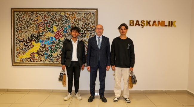 BAŞKAN PEKYATIRMACI, KONYA'DA ONLARCA CANIN KURTARILMASINA VESİLE OLAN GENÇLE BİR ARAYA GELDİ