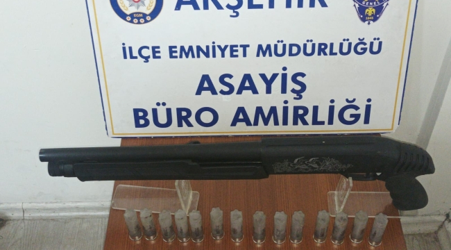 Havaya rast gele ateş eden şahıslar suç aleti tüfekle yakalandı 