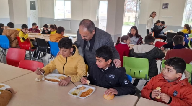 İŞCAN'DAN DÖRT MAHALLE OKULUNA ZİYARET 