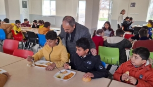 İŞCAN'DAN DÖRT MAHALLE OKULUNA ZİYARET 