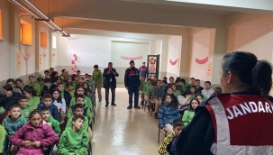 Konya İl Jandarma'dan öğrencilere siber farkındalık ve bilinçlendirme eğitimi 