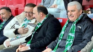 SAMİMİ SOHBETLERİ DİKKAT ÇEKTİ 