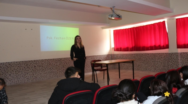 TİCARET LİSESİNDE ERGENLİK DÖNEMİ SEMİNERİ 