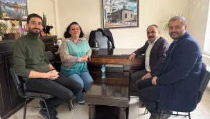 YUNAK'TA HEM VE KOMEK EL ELE 