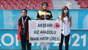 AKŞEHİR KIZ ANADOLU İMAM HATİP LİSESİ ZİRVEYİ BIRAKMIYOR 