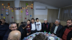 BAŞKAN ALTAY VE BAŞKAN KILCA TERAVİH NAMAZINDA VATANDAŞLARLA BULUŞTU 