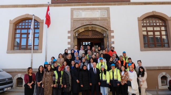 BAŞKAN KÖKSAL KADIN PERSONELLE BİR ARAYA GELDİ 