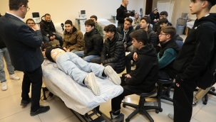 KARATAY GENÇLİK MECLİSİ ÖĞRENCİLERİN YANINDA